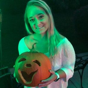 Meet your Posher, Lexie